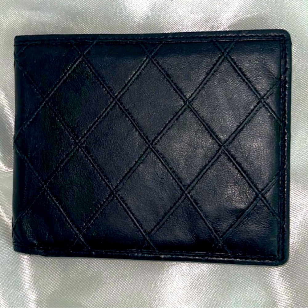 Auth CHANEL Quilted Lambskin Billfold Wallet